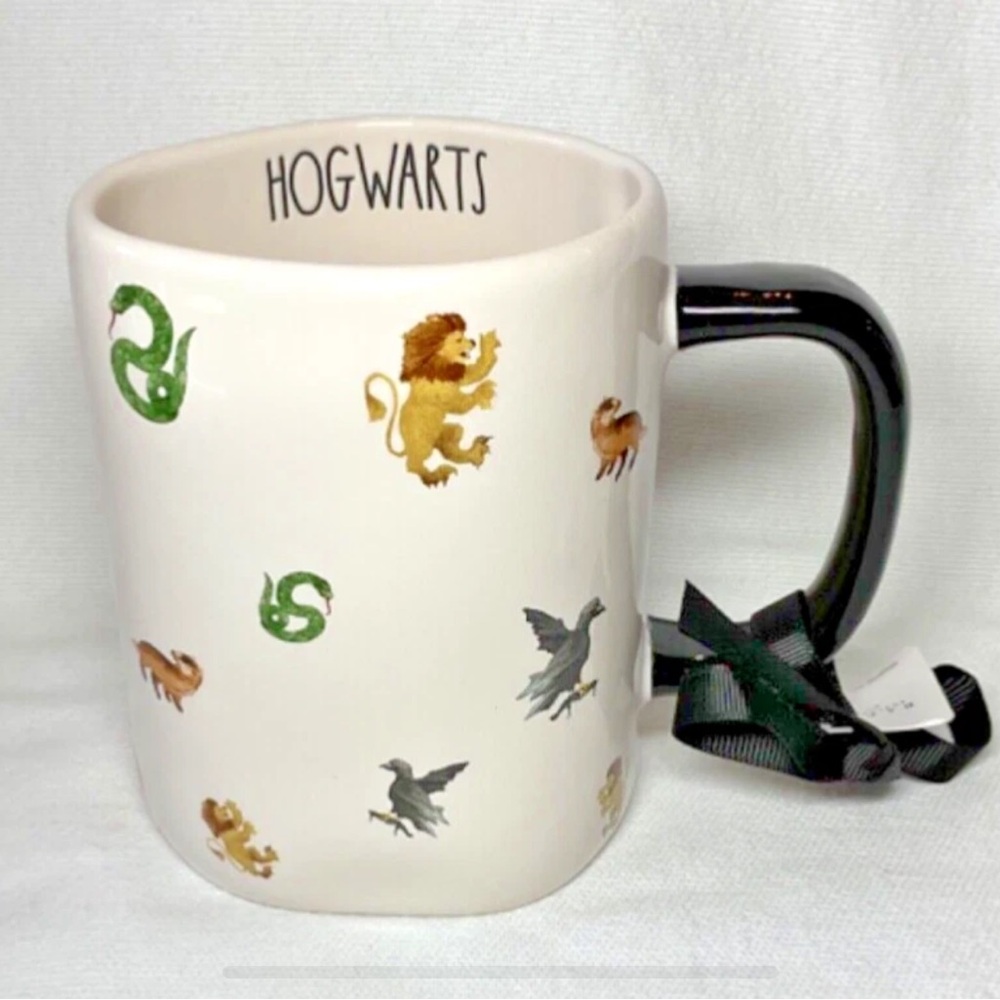 Rae Dunn Hogwarts Harry Potter Ceramic Mug with Black Handle new w/tag